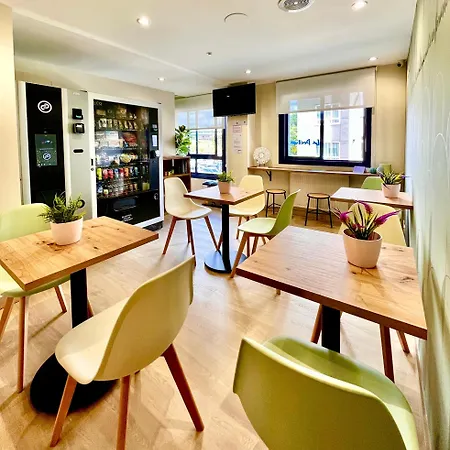 La Poetisa - Auto Check-in Gasthuis