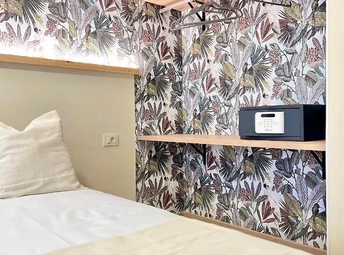 Penzion La Poetisa - Auto Check-in 3*