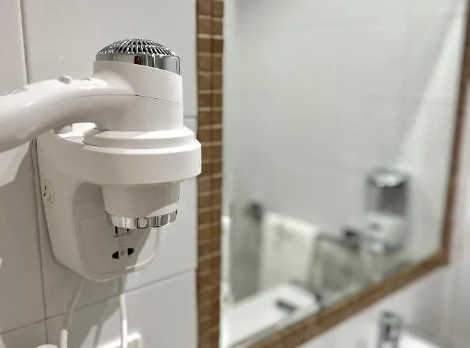 La Poetisa - Auto Check-in